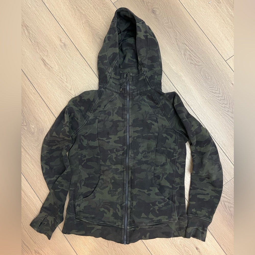 Lululemon Womens Scuba zip sweatshirt camo size 12